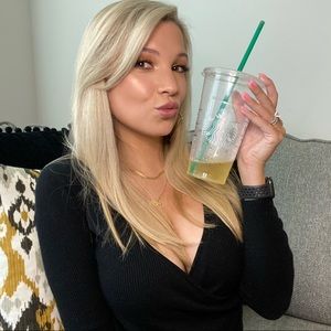 Meet your Posher, Caroline